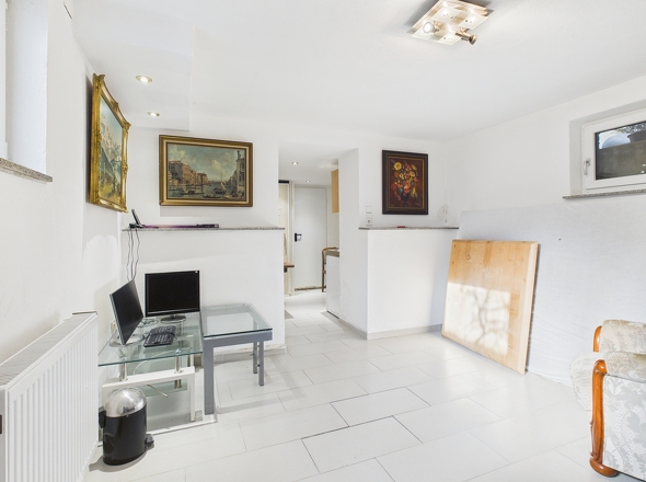 CAM04182G0-PR0041-STILL016