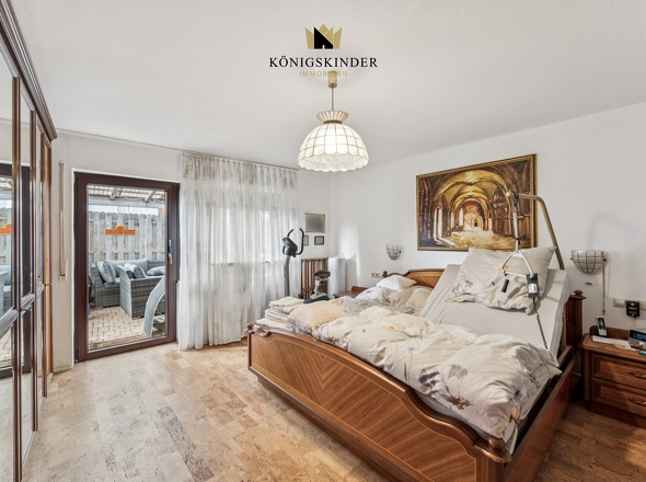 Schlafzimmer mit Ausgang Terrasse