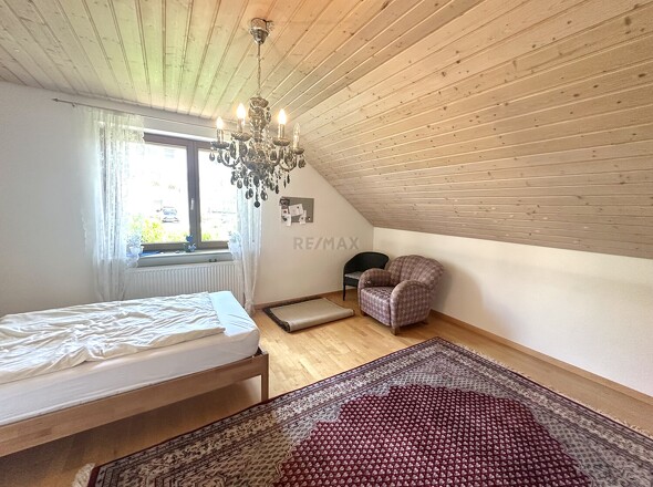 Schlafzimmer DG