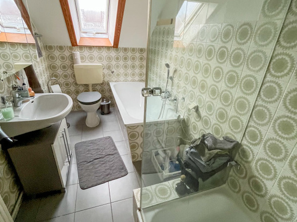 Bad im Dachgeschoss