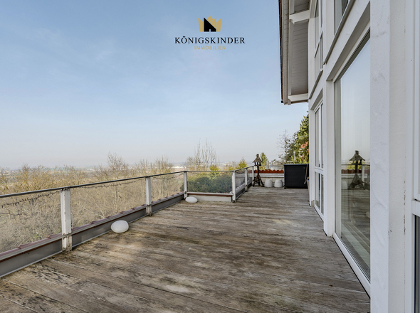 Große Terrasse mit Panoramablick 1