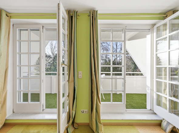 lichterfülltes Schlafzimmer