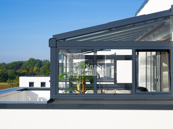 Sommergarten mit Balkon