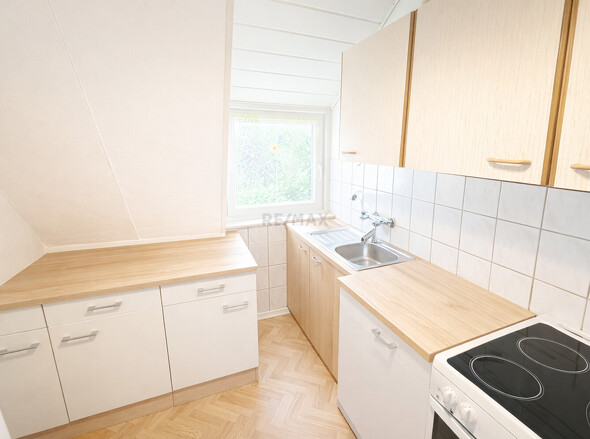 DG Küche leer mit KI