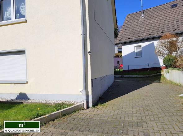 Zufahrt zu den Garagen