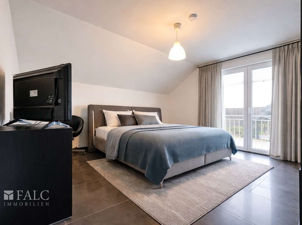 Helles Schlafzimmer mit angenehmer Atmosphäre