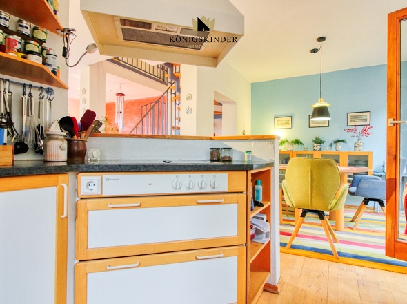 Küche mit Essbereich