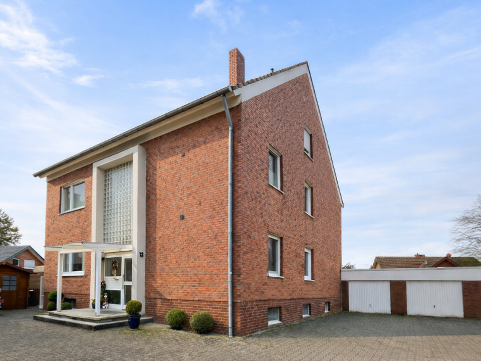 gute Lage mit eigener Garage