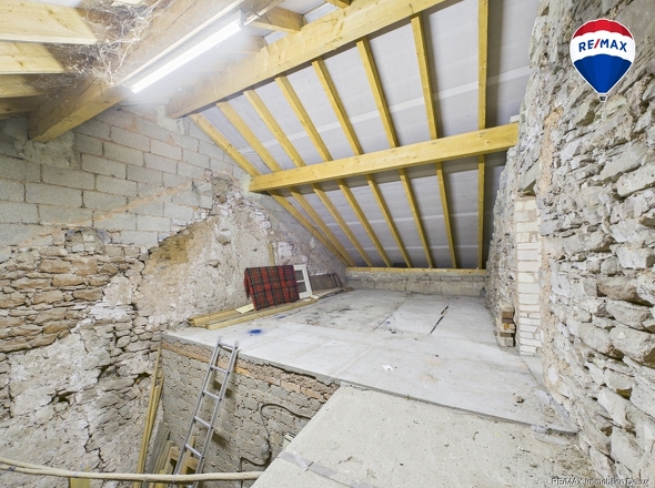 RE/MAX Immobilien DeLux Merzig Haus zu verkaufen in Kastel-Staadt