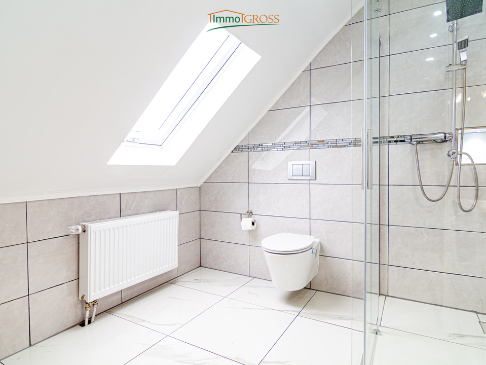 Badezimmer im OG