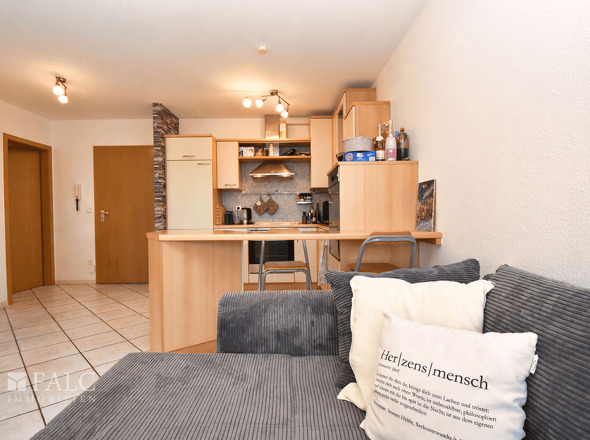 Sicht Wohnzimmer zur Küche