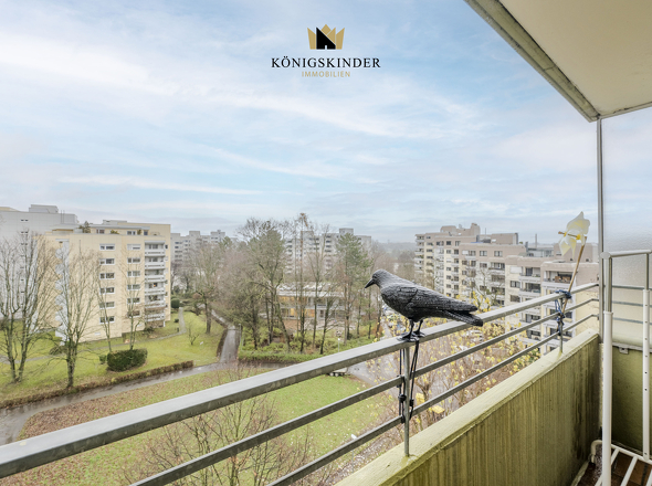 Süd-Balkon im 6. Stock