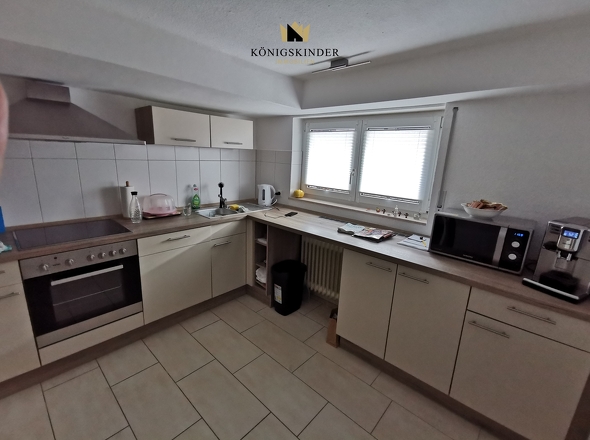 Reichlich Arbeitsfläche und Licht