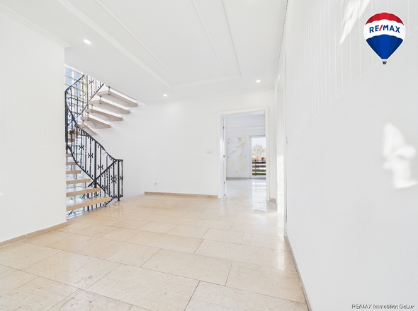 REMAX Immobilien DeLux Einfamilienhaus Diele Saarlouis Mark Borowicz