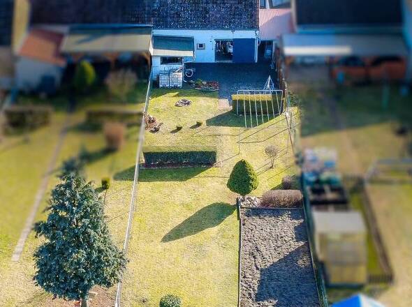 Drohnenbild von Gartenseite