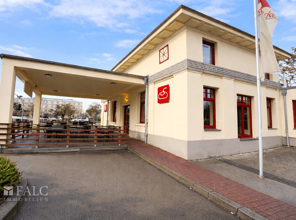 Zutritt vom Parkplatz 