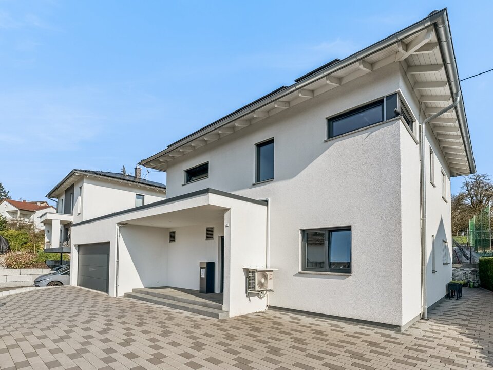 607445-A-backbonephoto-069