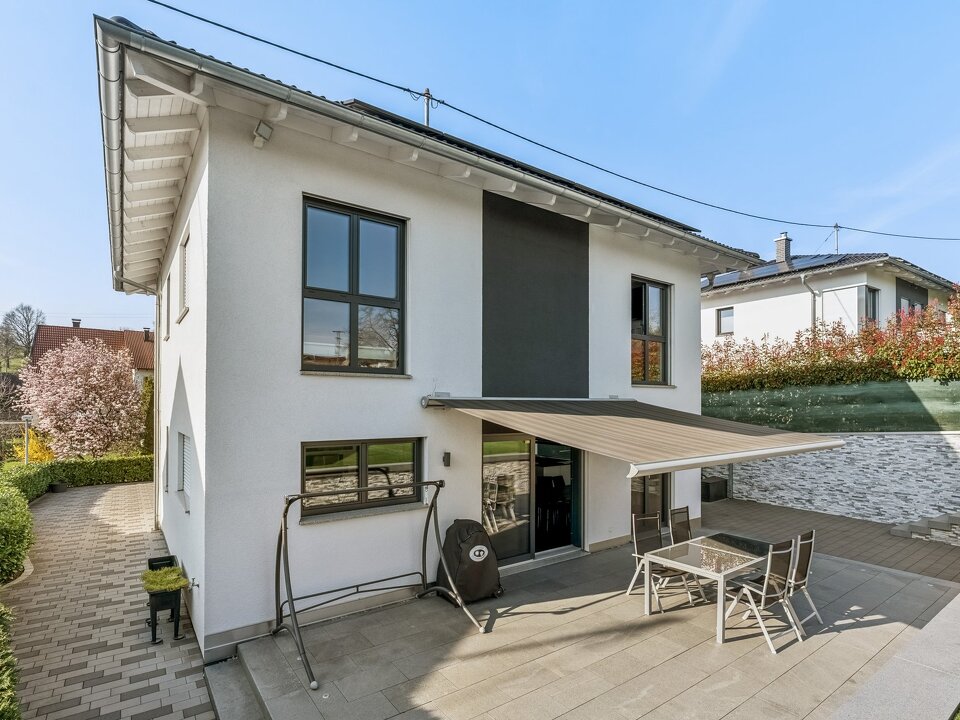 607445-A-backbonephoto-075