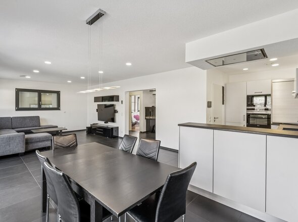 607445-A-backbonephoto-084