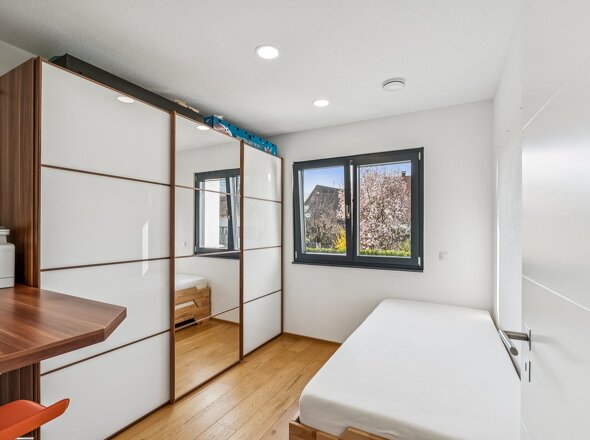 607445-A-backbonephoto-090