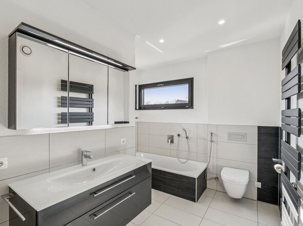 607445-A-backbonephoto-096