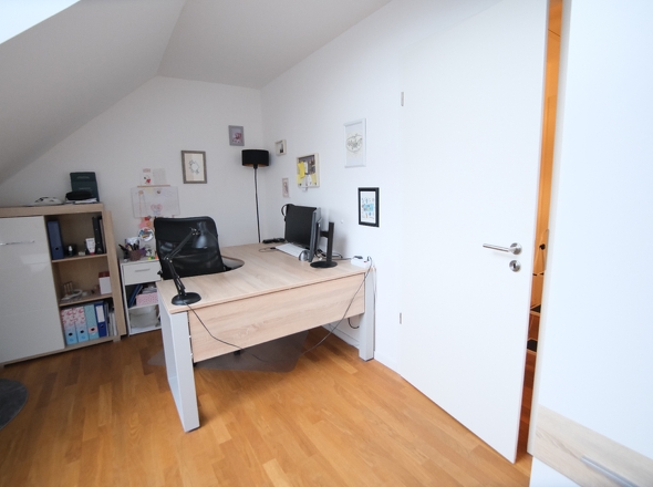 Büro oder Kinderzimmer