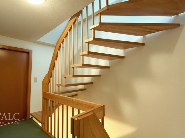 Treppe zum Dachgeschoss