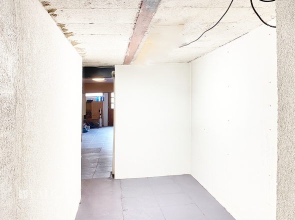 Durchgang zur Garage