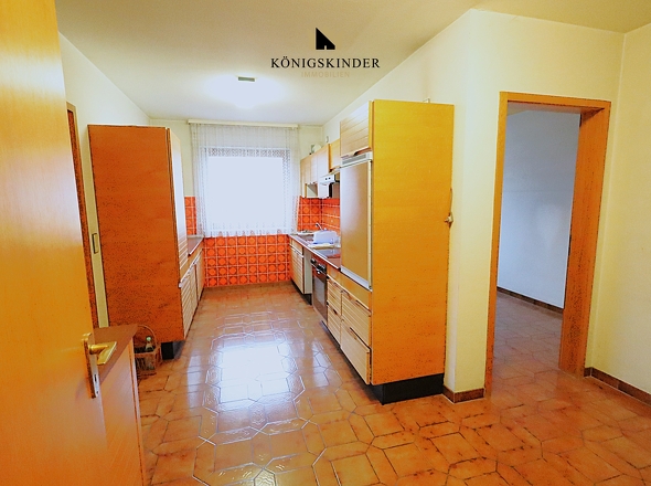 ...und direkt daneben: die Küche - sehr praktisch