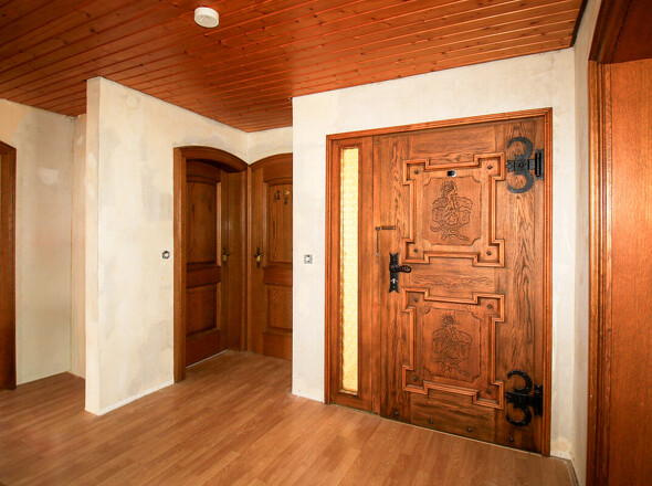 Haustür mit Flurbereich
