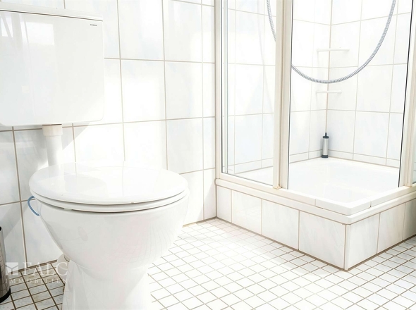 Badezimmer EG - (KI generiert)