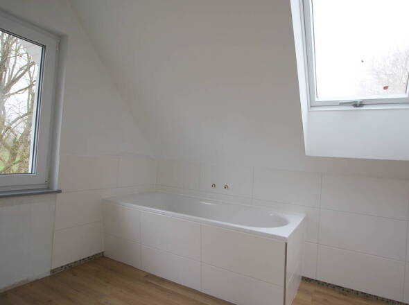 Masterbad mit Wanne OG