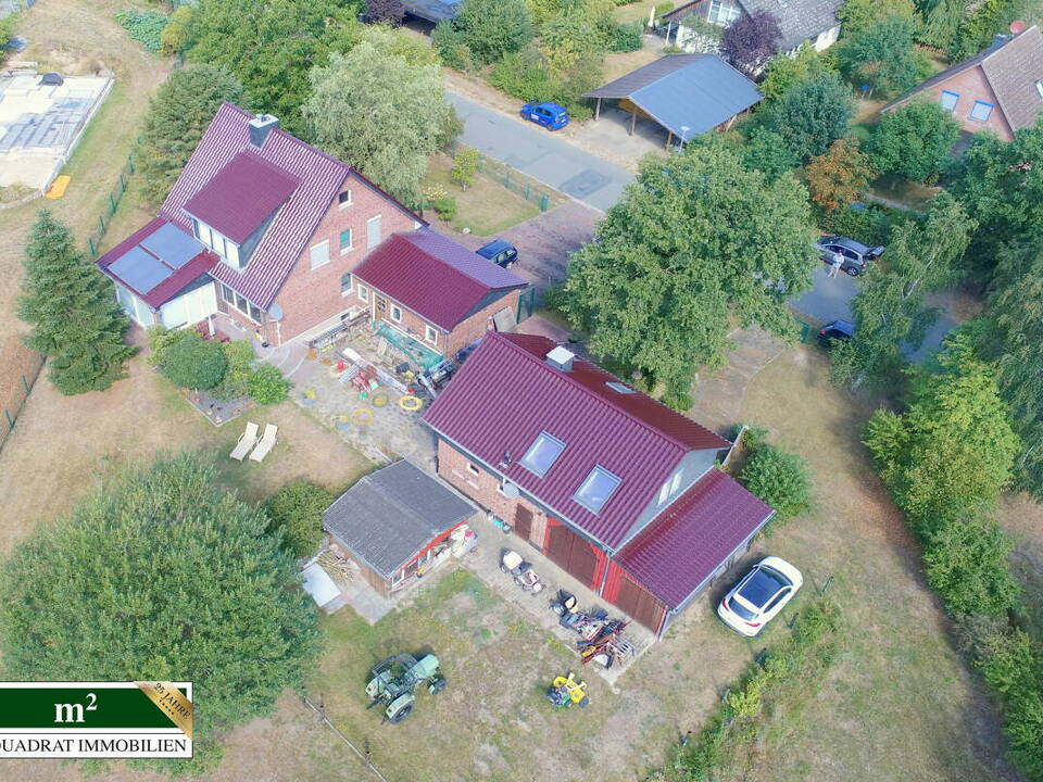 Adlerperspektive Haupt- und Nebenhaus