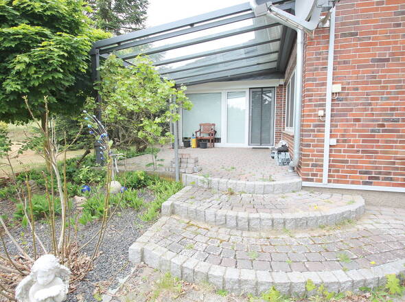 Überdachte Südterrasse Haupthaus