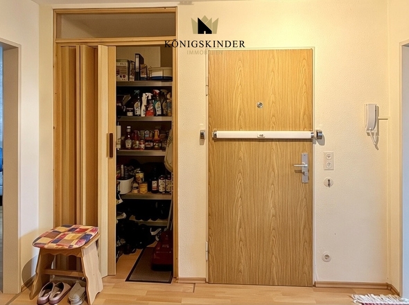 Flur mit integrierter Abstellkammer