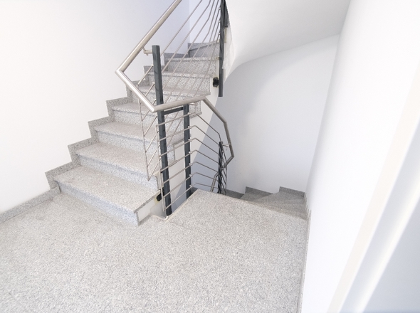 großzügiges Treppenhaus