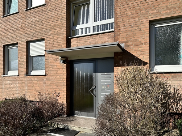 Modernisierte Haustüranlage