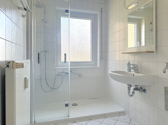 Duschbad mit Fenster