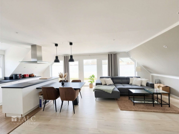 Küche mit Wohnbereich OG