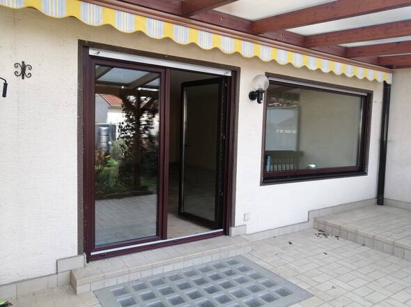 Terrasse mit Licht nach unten