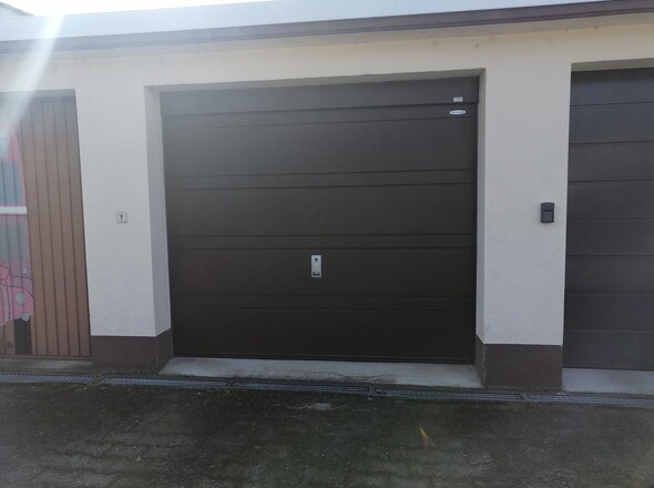 Modernes Garagentor