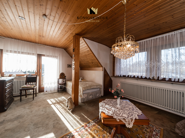 Dachgeschoss mit Loggiazugang