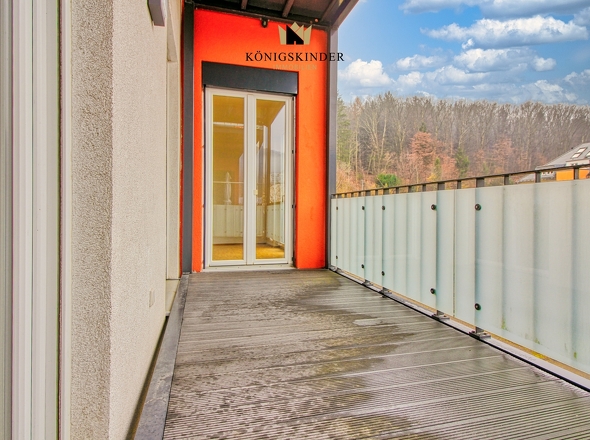 großer Balkon mit tollem Ausblick 