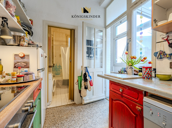 Küche mit Zugang Bad / Loggia