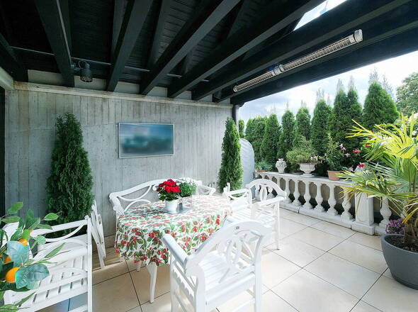 überdachter Terrassenbereich