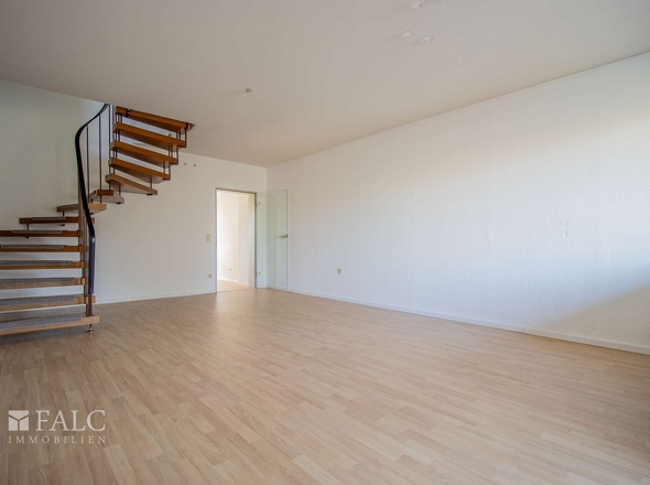 Geräumiges Wohnzimmer