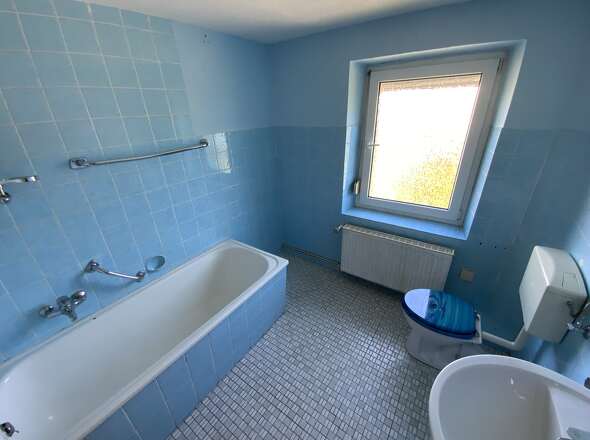 Badezimmer mit Wanne