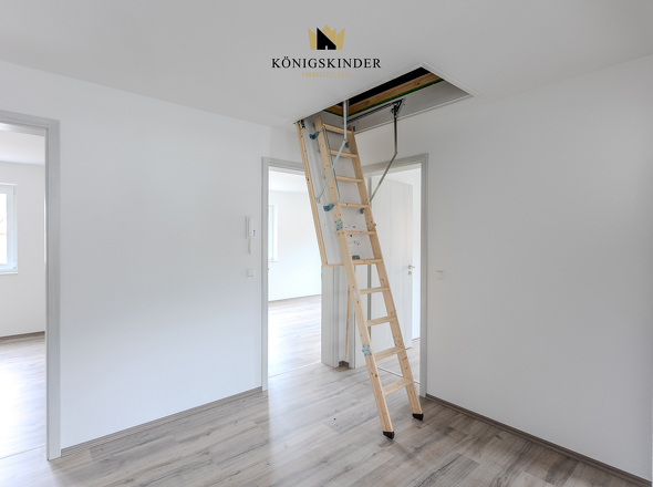 ...von der Diele aus, geht es noch zum...