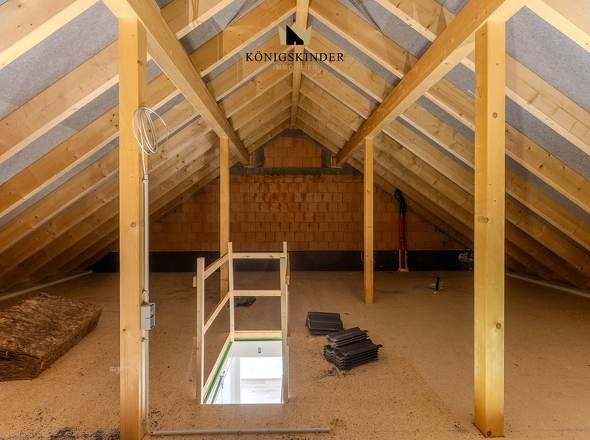 ...Dachboden, genug Platz für die Eisenbahn...