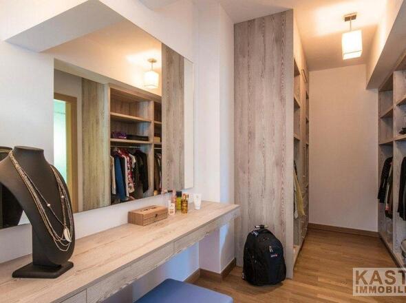 Begehbarer Kleiderschrank